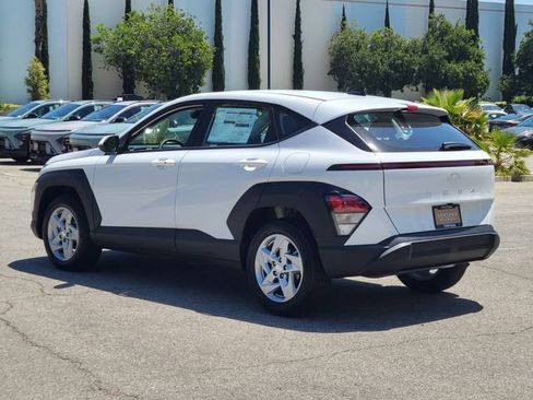 New 2026 Hyundai Kona SE FWD image 3