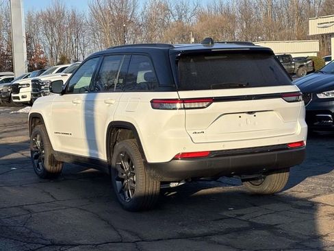 New 2025 Jeep Grand Cherokee Limited image 12