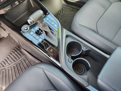 Certified 2024 Kia Niro EX image 26