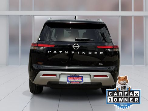 Used 2025 Nissan Pathfinder SL FWD image 5
