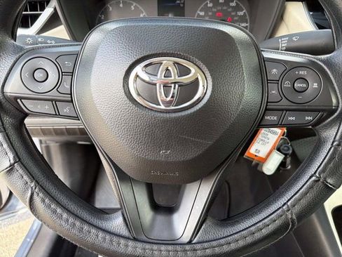Certified 2025 Toyota Corolla LE image 22