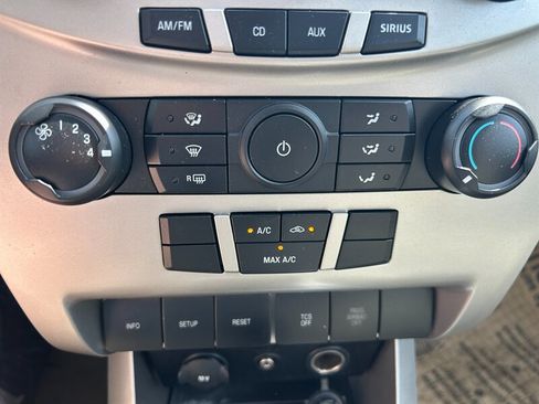 Used 2008 Ford Focus SE image 16