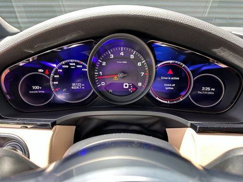 Certified 2022 Porsche Cayenne AWD/4WD image 24