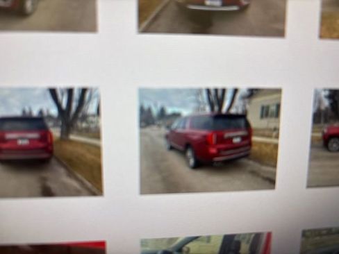 Used 2021 GMC Yukon XL Denali w/ Denali Premium Package image 14