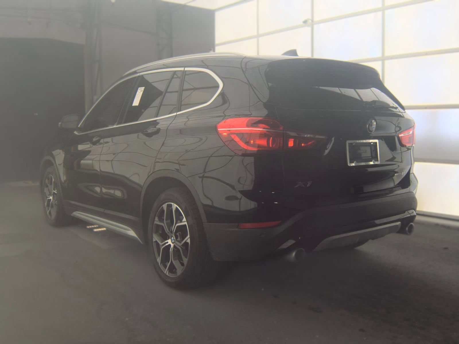 Used 2021 BMW X1 sDrive28i w/ Convenience Package FWD image 2