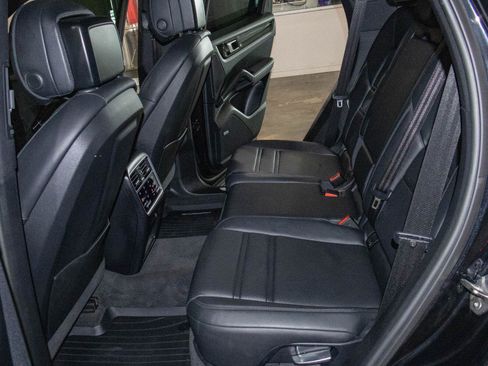 Used 2019 Porsche Cayenne AWD/4WD image 15