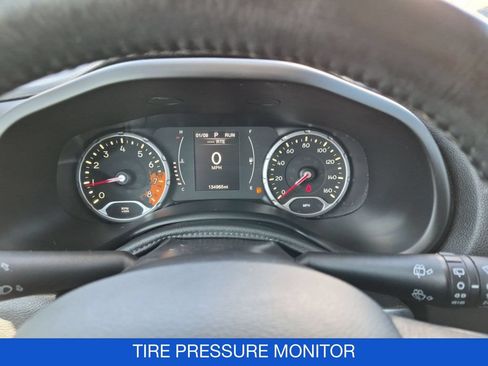 Used 2016 Jeep Renegade Latitude AWD/4WD image 20