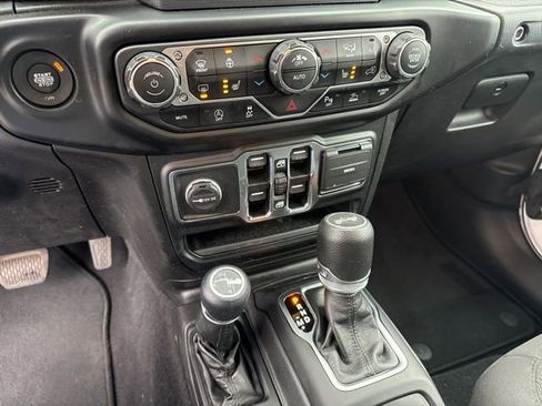 Used 2022 Jeep Wrangler Unlimited Sport image 7