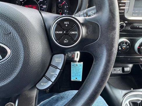 Used 2019 Kia Soul FWD image 12