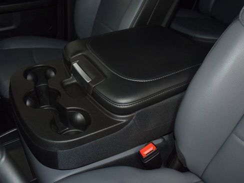 Used 2026 RAM 3500 Tradesman w/ Chrome Appearance Group image 32