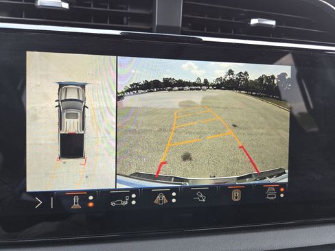 Used 2025 GMC Sierra 1500 AT4 AWD/4WD image 12