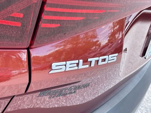 Used 2023 Kia Seltos S AWD/4WD image 11