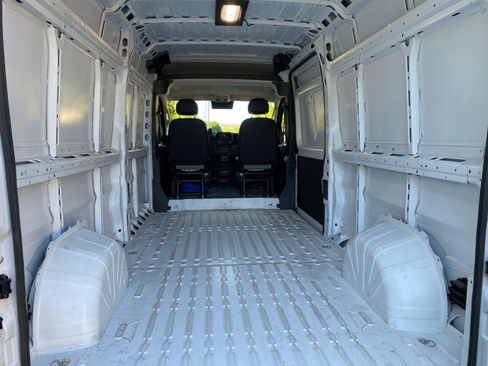 Used 2026 RAM ProMaster 2500 w/ Convenience Group FWD image 11