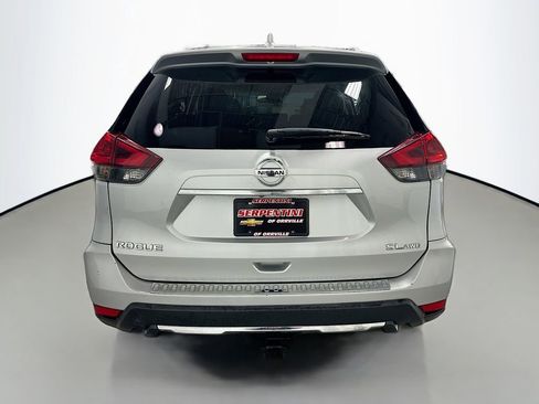 Used 2018 Nissan Rogue SL w/ Premium Package image 7