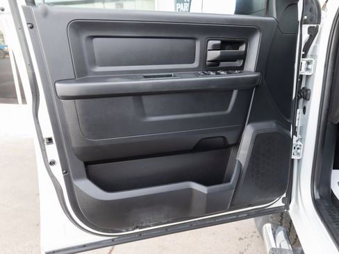 Used 2016 RAM 3500 Tradesman w/ Chrome Appearance Group image 9