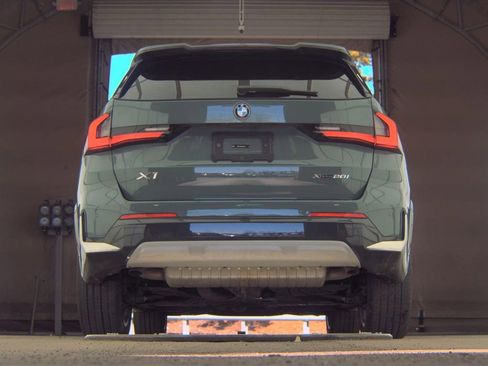 Used 2025 BMW X1 xDrive28i image 3