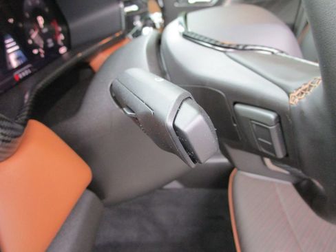 Used 2025 GMC Canyon AT4 w/ Technology Plus Package image 30