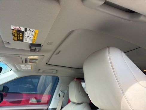 Used 2020 Toyota Highlander Limited image 15