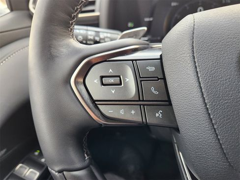 Used 2025 Lexus LX 600 4WD w/ Luxury Package image 29