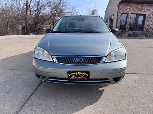 Used 2006 Ford Focus SE image 2