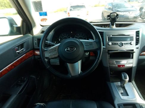 Used 2010 Subaru Outback 2.5i Limited AWD/4WD image 29