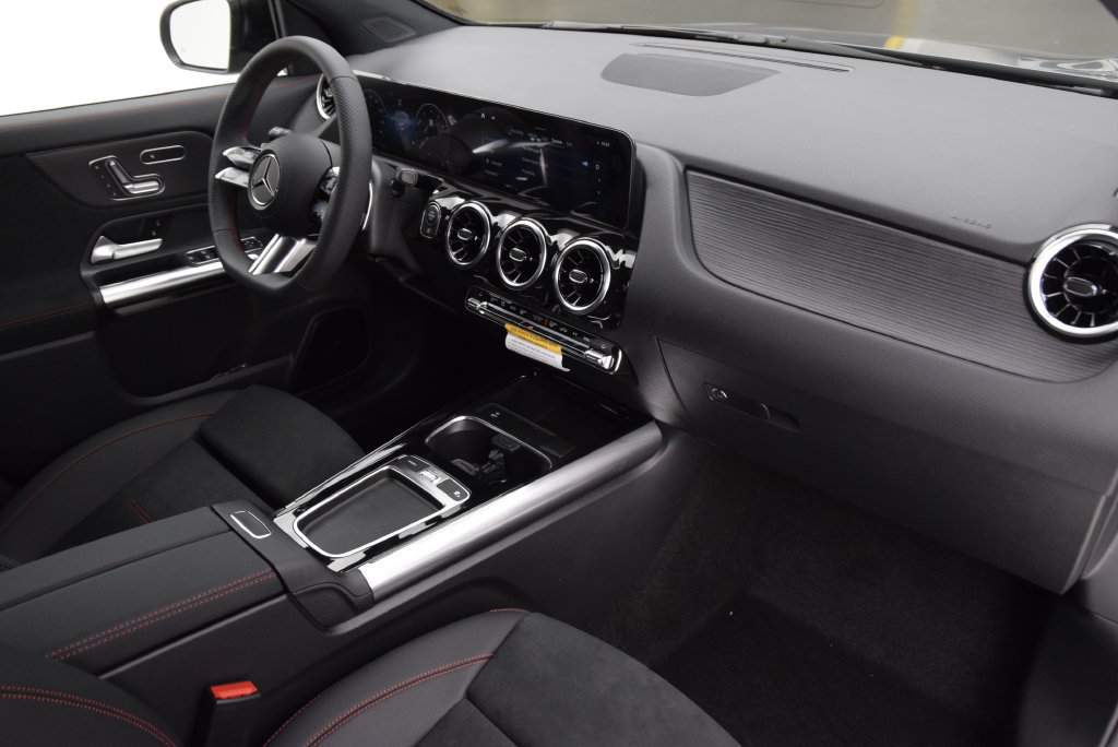 New 2026 Mercedes-Benz GLA 250 image 14