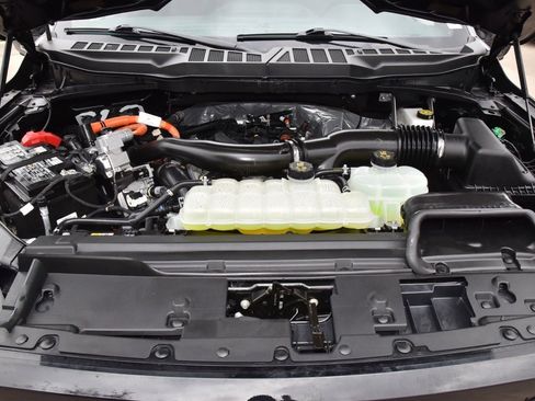 Certified 2025 Ford F150 Lariat w/ Equipment Group 501A Mid image 42