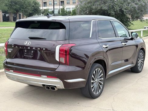 Used 2024 Hyundai Palisade Calligraphy FWD image 4