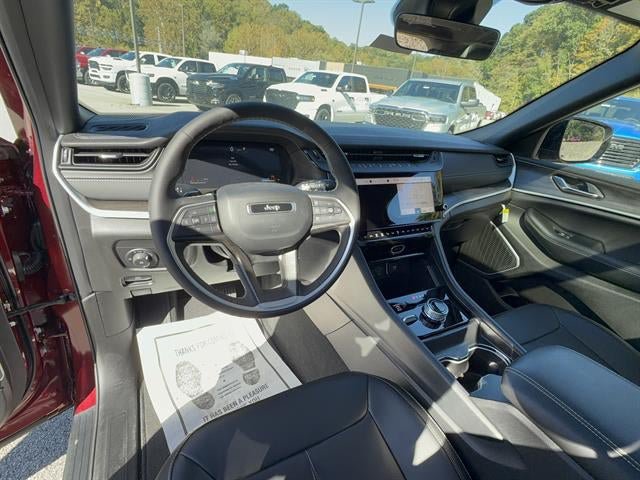 Used 2026 Jeep Grand Cherokee Limited w/ Limited Altitude Package AWD/4WD image 22