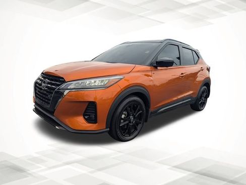 Used 2024 Nissan Kicks SR w/ SR Premium Package image 8