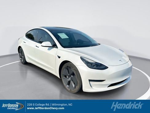Used 2021 Tesla Model 3 Standard Range Plus RWD image 1