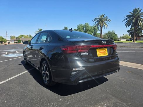 Used 2020 Kia Forte LXS FWD image 11
