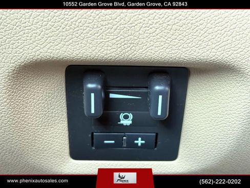 Used 2012 Chevrolet Suburban LTZ image 24