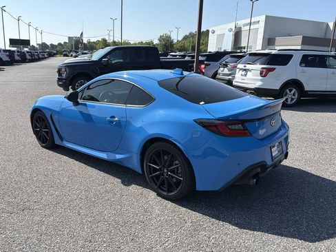 Used 2022 Toyota GR86 Premium w/ ALL Weather Mat Package (TMS) RWD image 5
