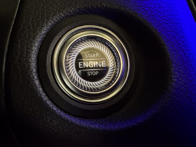 Used 2023 Mercedes-Benz GLC 300 4MATIC Coupe image 12