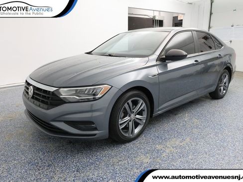 Used 2020 Volkswagen Jetta R-Line image 1