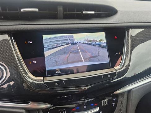 Used 2024 Cadillac XT6 Sport image 58