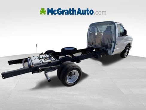 New 2026 Ford E-450 and Econoline 450 Super Duty w/ Ambulance Prep Package RWD image 5