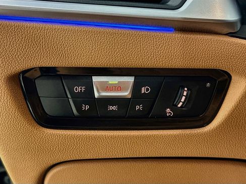 Used 2019 BMW 330i xDrive Sedan w/ Convenience Package AWD/4WD image 12