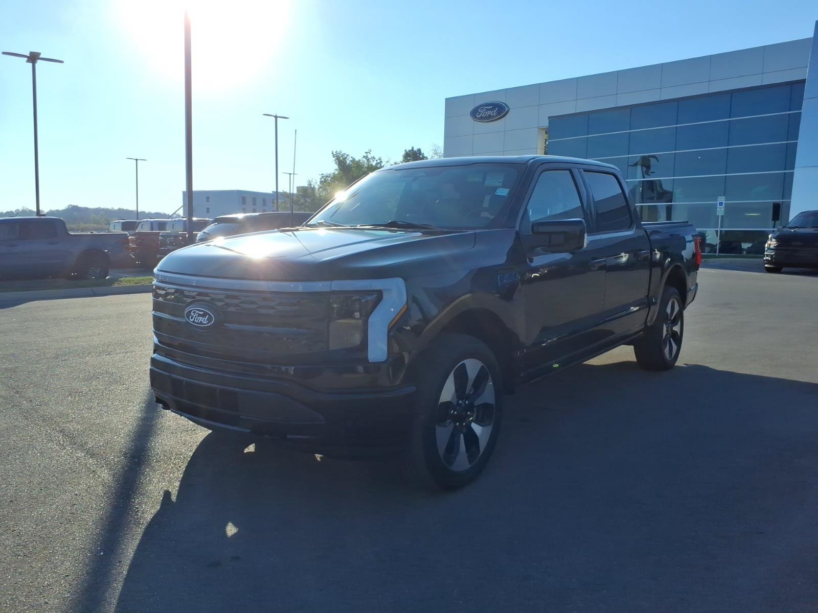 Used 2024 Ford F150 Lightning Platinum AWD/4WD image 7