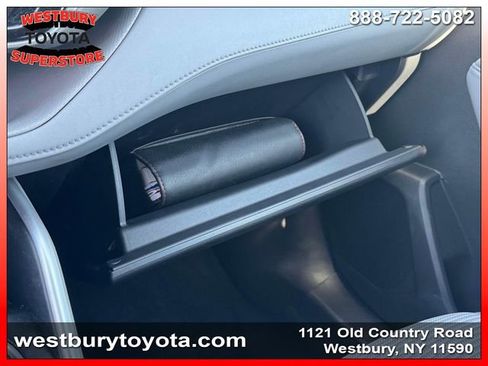 Used 2022 Toyota Highlander LE AWD/4WD image 36