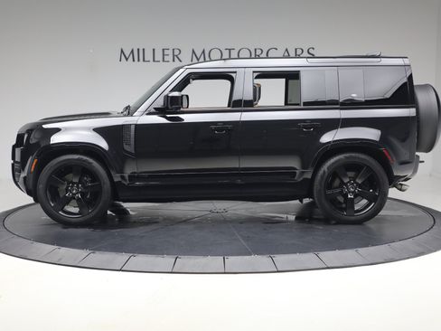 Used 2024 Land Rover Defender 110 V8 AWD/4WD image 3