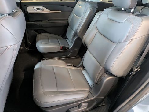 New 2026 Ford Explorer Active w/ Active Comfort Package image 18