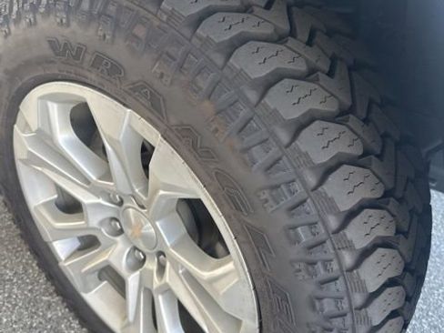 Used 2024 Chevrolet Silverado 1500 LTZ w/ LTZ Premium Package AWD/4WD image 5