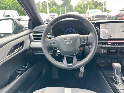 Used 2026 Toyota Camry SE FWD image 18