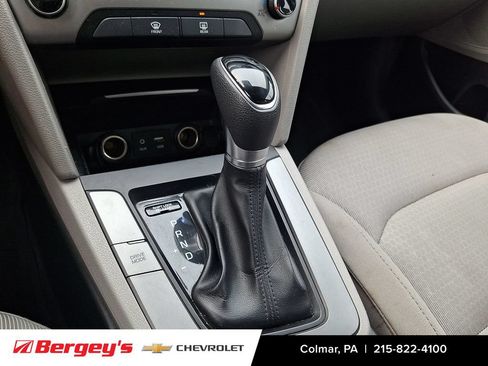 Used 2018 Hyundai Elantra SEL FWD image 17