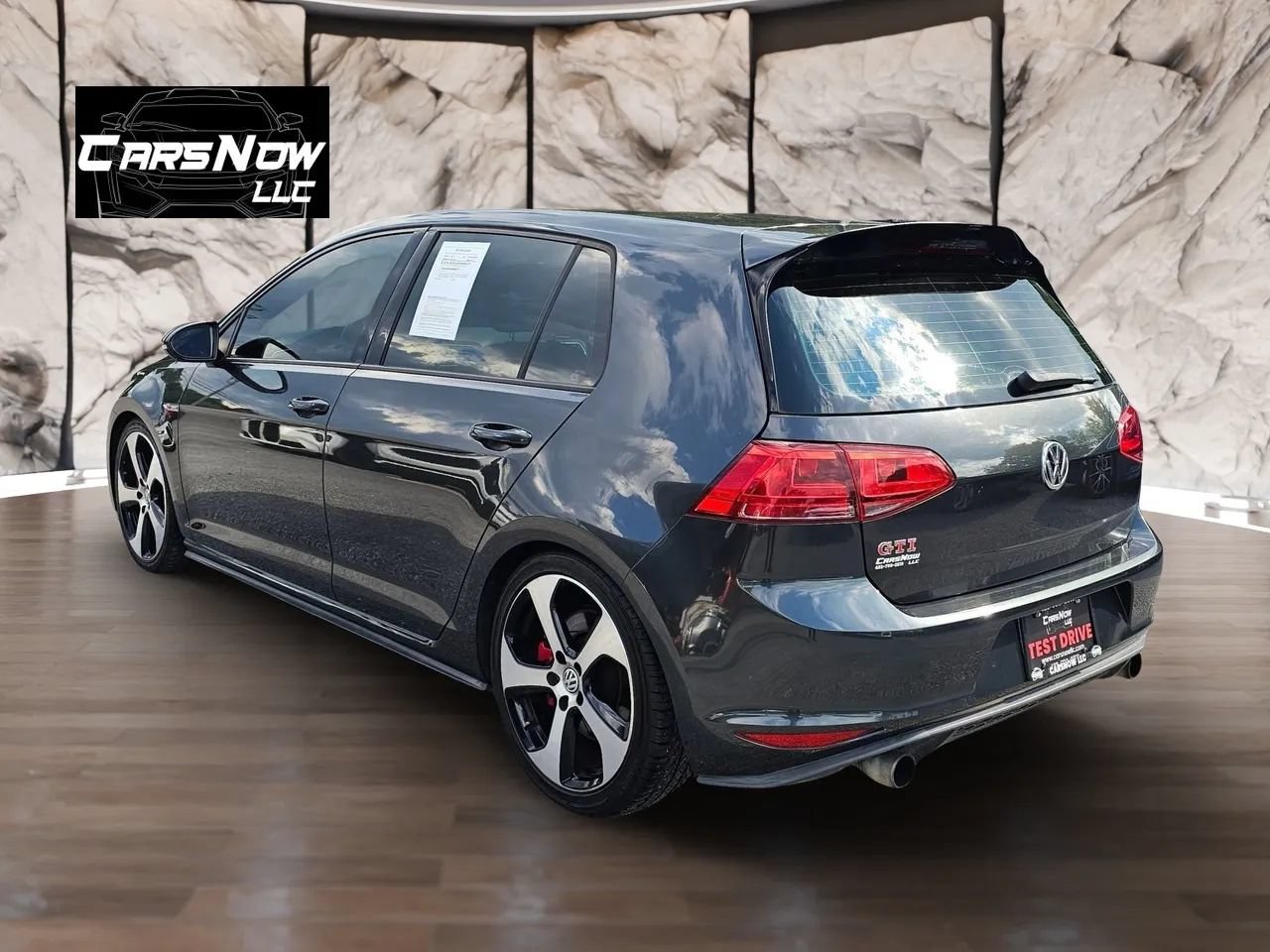 Used 2017 Volkswagen GTI SE FWD image 5