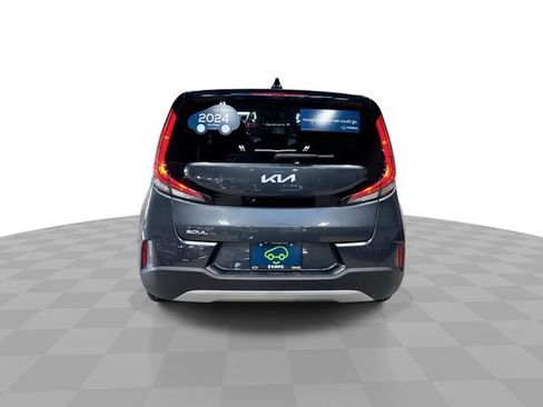 Used 2024 Kia Soul LX w/ Option Group 015 FWD image 8