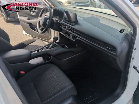 Used 2024 Honda HR-V LX image 18