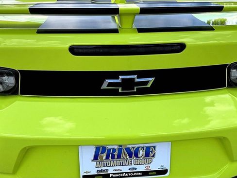 Used 2021 Chevrolet Camaro LT w/ RS Package image 22